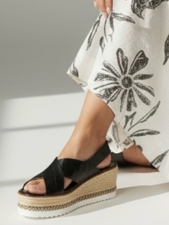 Vince Camuto Shoes - LNVince Camuto Platform Marietten Leather Croc Embossed Espadrille Cross Sandals